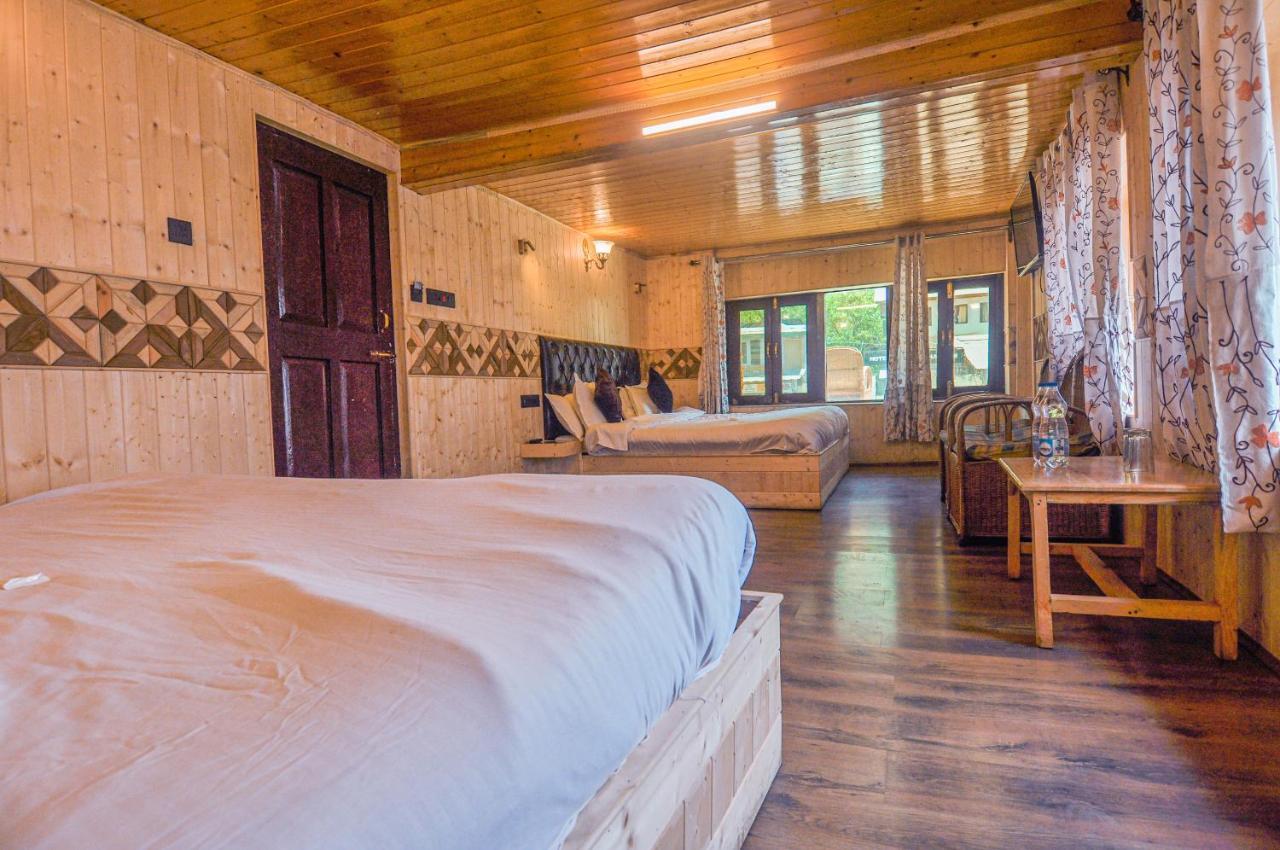Kashmir House Pahalgam Hotel Екстериор снимка